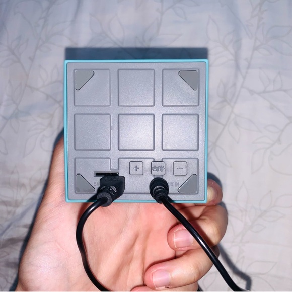 Rubiks cube speaker - Picture 2 of 2